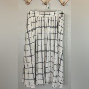 A New Day Plaid White and Black Women's Skirt Linen Blend